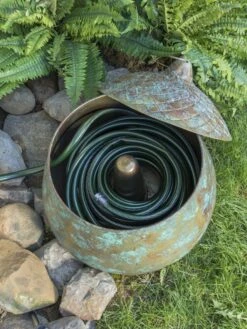 Acorn Hose Pot -Backyard Bloomers 3 4 crop 8613361 01V