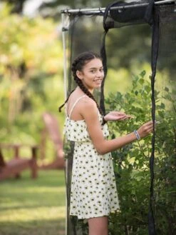 Storm Proof Crop Cage, Large -Backyard Bloomers 8592463 105 tif