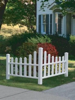 Country Corner Vinyl Picket Fence