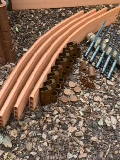 Curved Composite Landscape Edging Kit With 1" Boards -Backyard Bloomers 8599404 05V tif