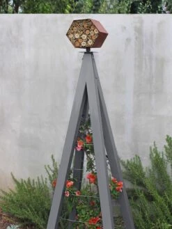 Bee Bungalow + Akoris Garden Tuteur Jr. -Backyard Bloomers 8600532 08v