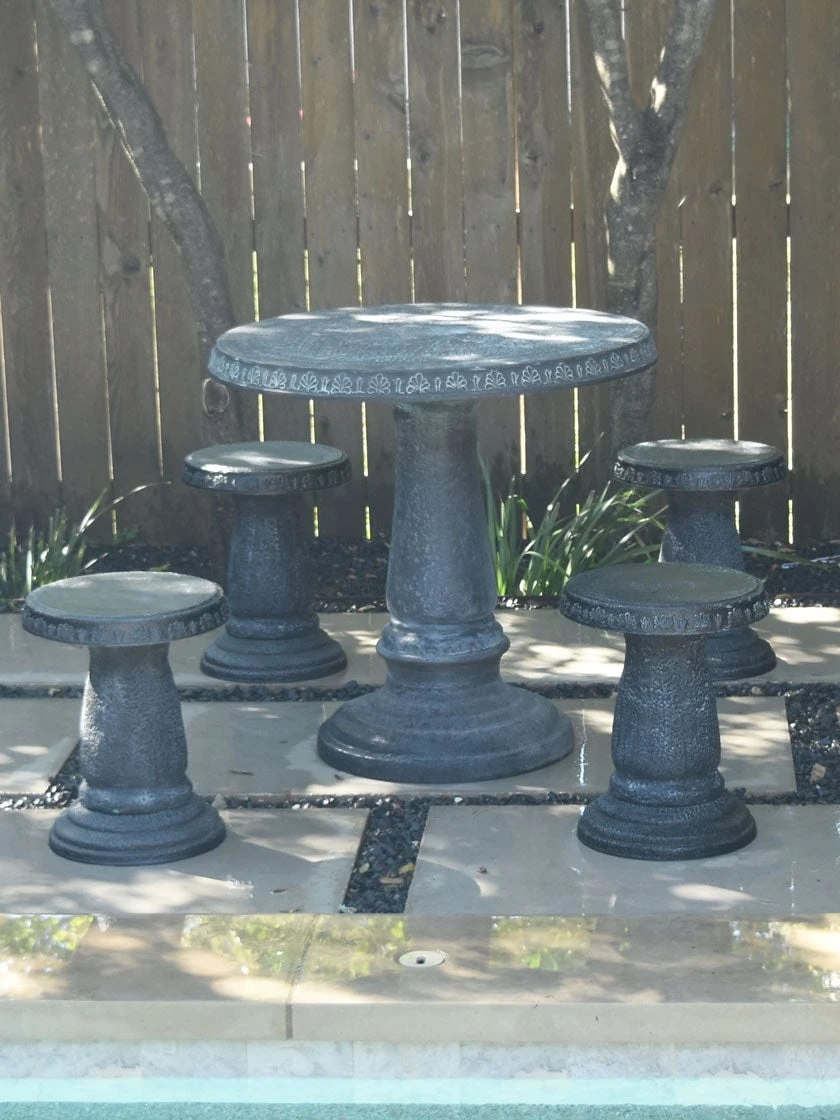 Round Patio Garden Table 5 Round Patio Garden Table - Image 3