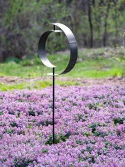 Corten Circle Garden Sculpture -Backyard Bloomers 8611061 0617 tif