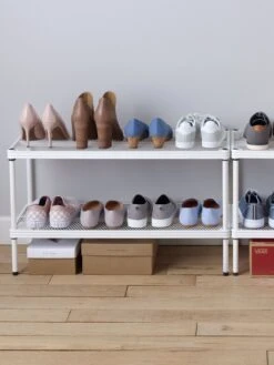 MeshWorks © Stacking Plant Shelves 14 MeshWorks © Stacking Plant Shelves -Backyard Bloomers 8613018 03v