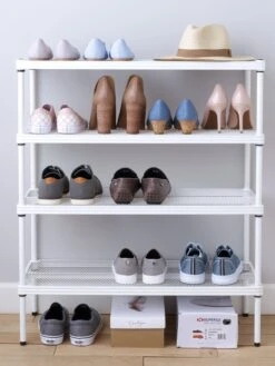 MeshWorks © Stacking Plant Shelves 15 MeshWorks © Stacking Plant Shelves -Backyard Bloomers 8613018 05v