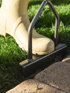 Yard Butler® Step Edger -Backyard Bloomers 8613159 04v