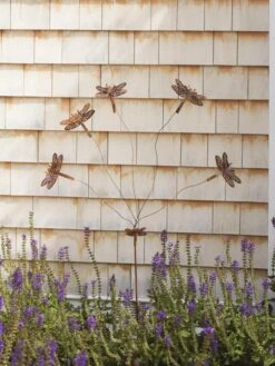 Flutterer Garden Stake -Backyard Bloomers 8613372 02V tif